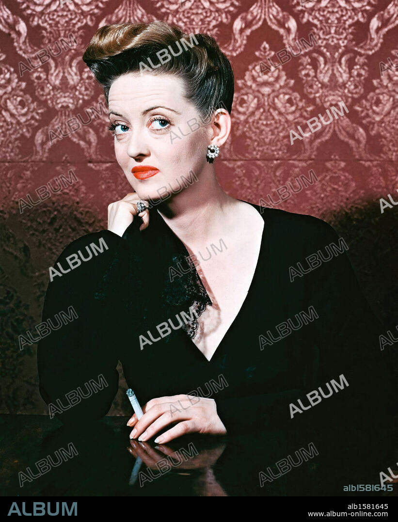 BETTE DAVIS in NOW, VOYAGER, 1942, unter der Regie von IRVING RAPPER. Copyright WARNER BROTHERS.