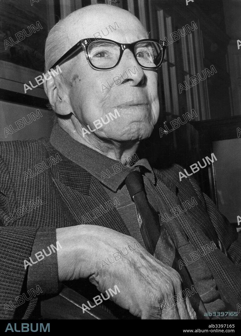 Eduardo Zamacois Quintana (1876-1971), escritor español de origen cubano. Año 1969.