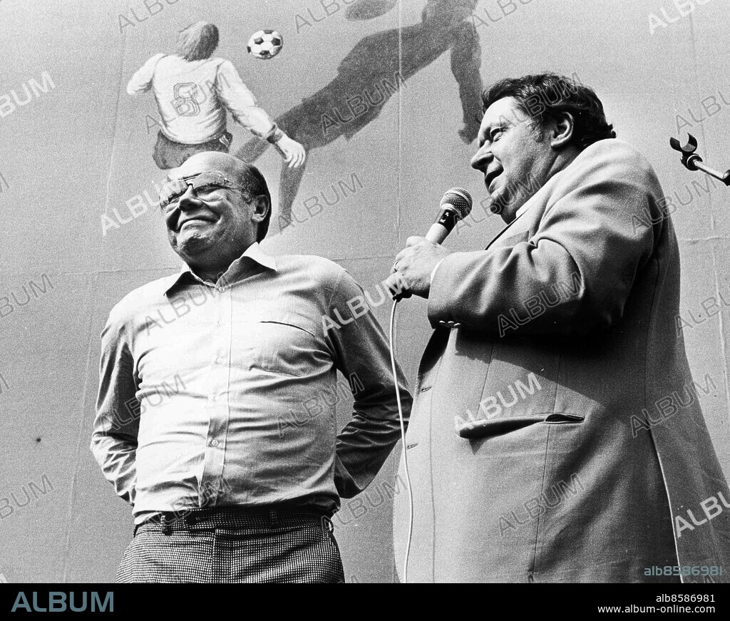 Göteborg 1981-05-16. Gunnar Gren och Lars-Gunnar Björklund på Liseberg vid Fotbollsplatsen *** Local Caption *** GP Foto: Magnus Gotander. KAMERAREPORTAGE.