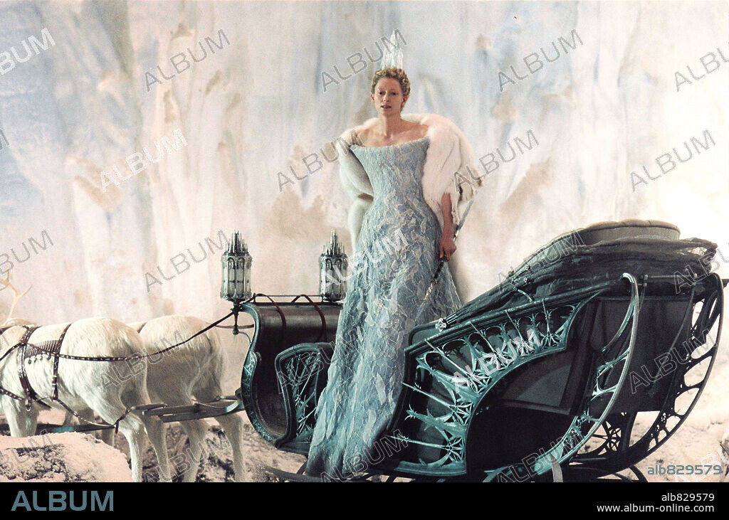 TILDA SWINTON in CHRONICLES OF NARNIA: THE LION, THE WITCH AND THE WARDROBE, THE, 2005, unter der Regie von ANDREW ADAMSON. Copyright WALT DISNEY PICTURES / BRAY, PHIL.