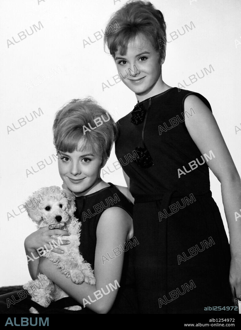 EMILIA BAYONA (MILI) y PILAR BAYONA (PILI).
