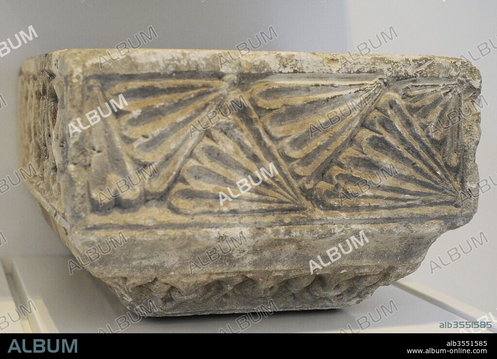 Alta Edad Media. Románico. Siglo XI. Fragmento de un monumento funerario de la Basílica de San Severino, Colonia. Hacia el 1050. Piedra caliza. Museo Schnutgen. Colonia, Alemania.