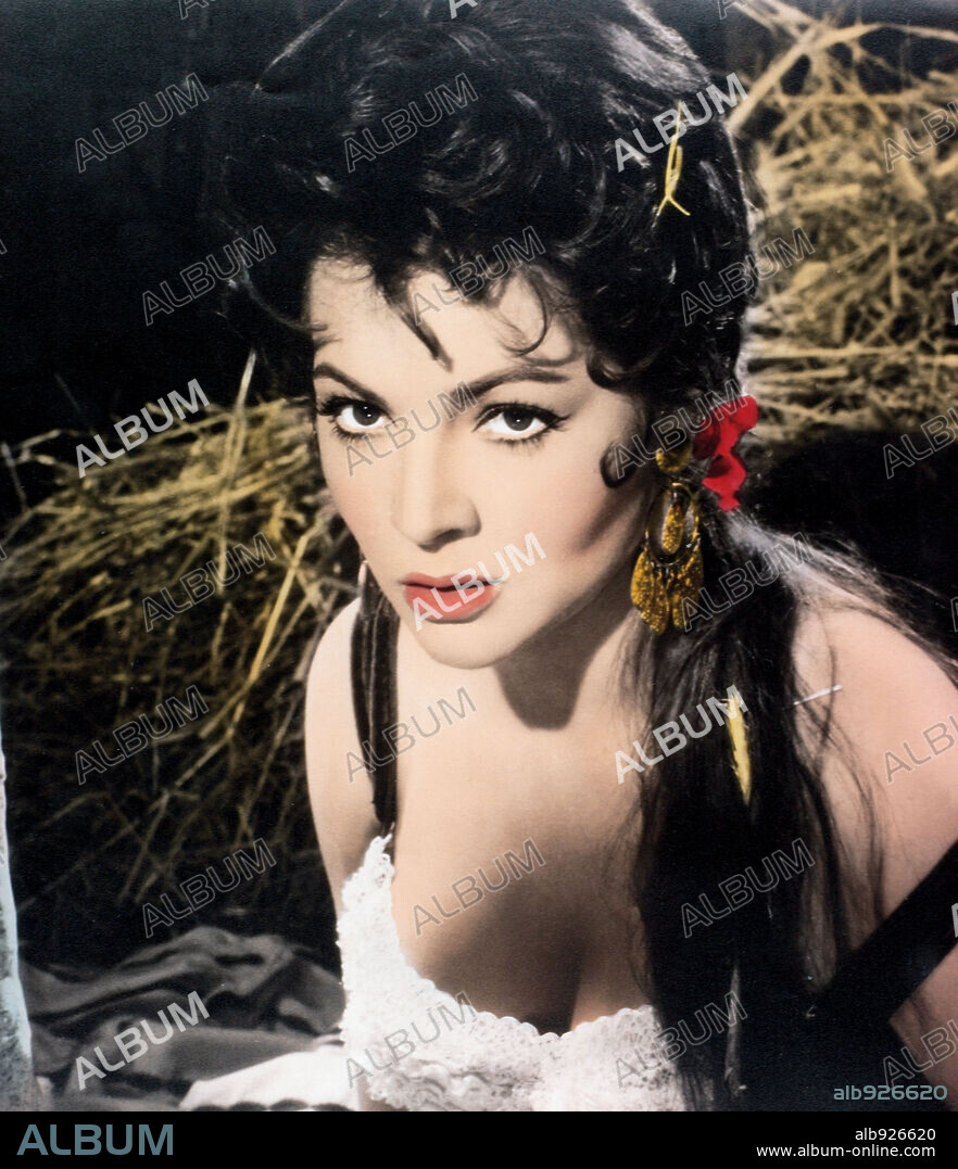 SARA MONTIEL in CARMEN LA DE RONDA, 1959, directed by TULIO DEMICHELI. Copyright PRODUCCIONES BENITO PEROJO.