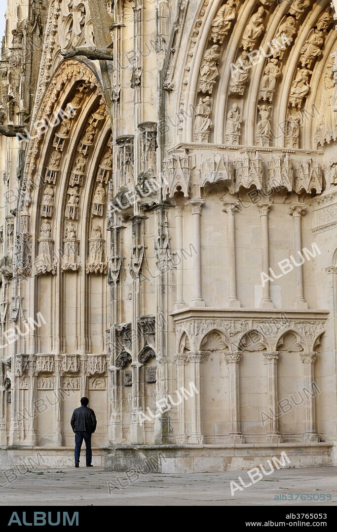 Portals of Bourges Cathedral, UNESCO World Heritage Site, Cher, Centre, France, Europe.