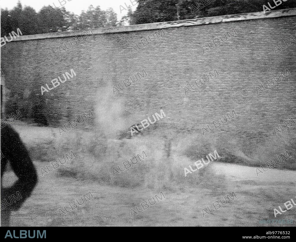 ALFONSO SÁNCHEZ PORTELA. Sequence of the war council and subsequent execution (in Unpublished Images) of General Fanjul and Colonel Fernández de la Quintana in the summer of 1936.
