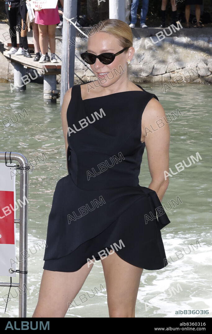 September 2, 2022, Venice, Italy: Chloe Sevigny poses at the photocall of 'Bones & All' during the 79th Venice International Film Festival at Palazzo del Casino on the Lido in Venice, Italy, on 02 September 2022. Photo: Alec Michael (Credit Image: © Alec Michael via ZUMA Press).