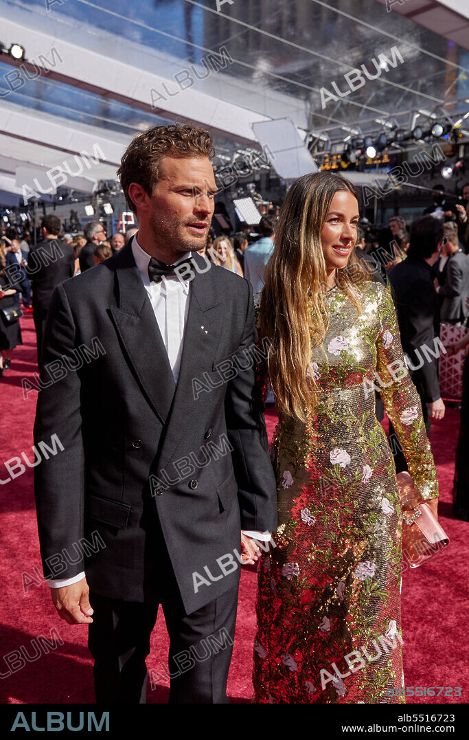 Jamie Dornan and Amelia Warner arrive on the red carpet of the 94th Oscars® at the Dolby Theatre at Ovation Hollywood in Los Angeles, CA, on Sunday, March 27, 2022.