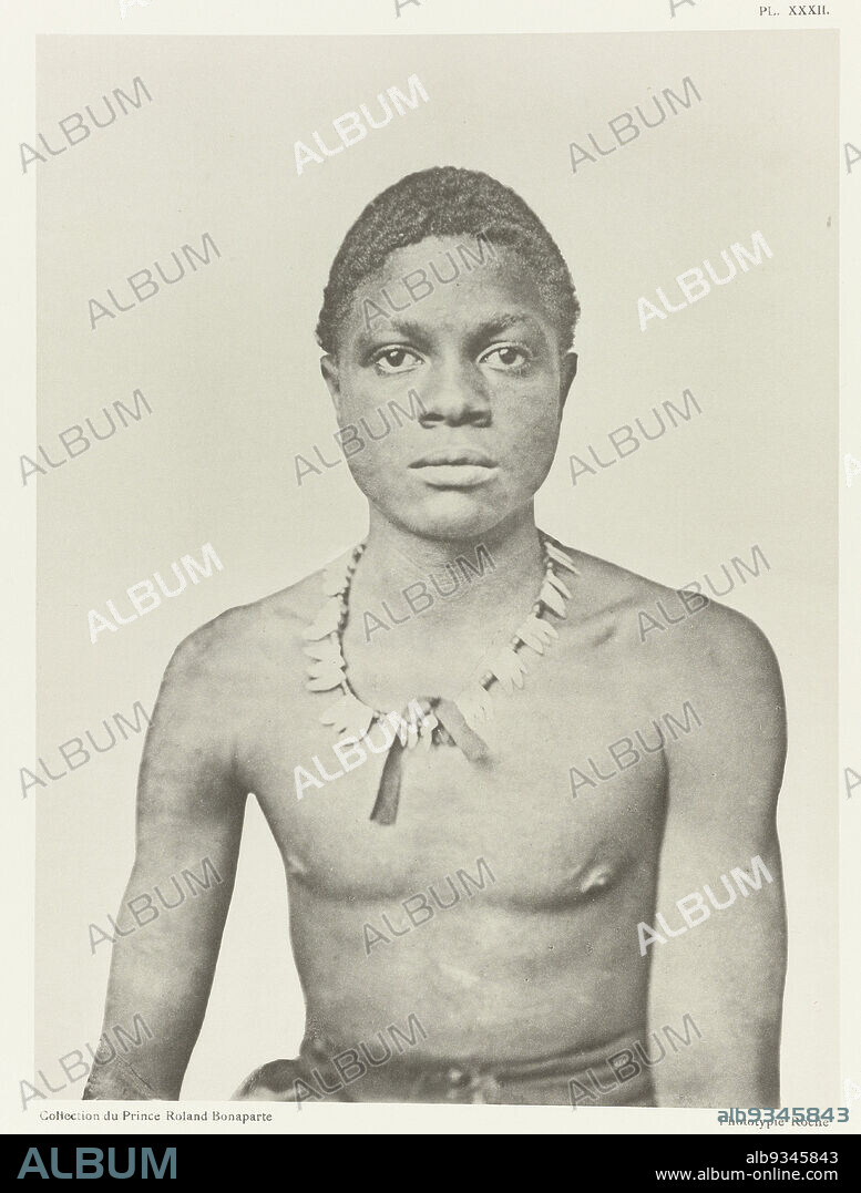 Portrait of Kwamina A-Pé-Sé, Portrait of Kwamina A-Pé-Sé, a Saramaccaner Maroon from Suriname, photographed at the International Colonial and Export Trade Exhibition, Amsterdam 1883., Friedrich Carel Hisgen (mentioned on object), Roche (mentioned on object), Amsterdam, 1883 - 1884, paper, collotype, height 233 mm × width 175 mm.