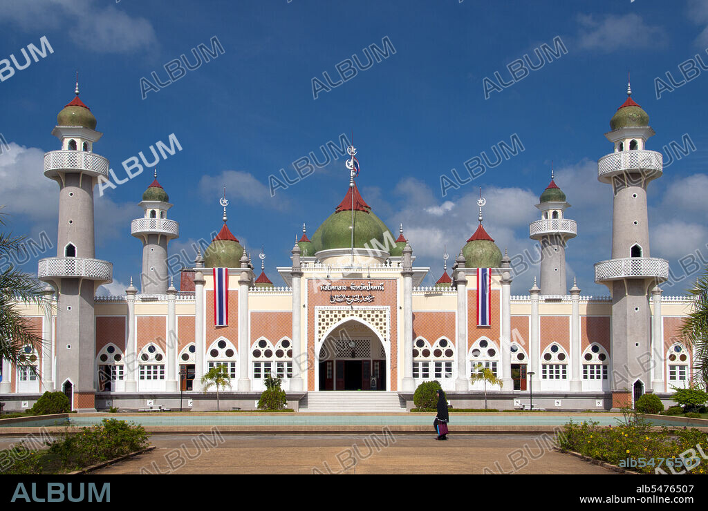 The Matsayit Klang was built in the 1960s and is Thailand's second largest mosque. Pattani, founded in the 15th century, was once the capital of an independent Malay-speaking sultanate. Today it is the spiritual heart and most important town in the Malay Muslim region of Thailands Deep South. About 75 per cent of the population are Malay-speaking Muslims (figures are disputed), and the city and region are at the centre of the current political instability that has disturbed the Deep South border provinces for at least four decades.