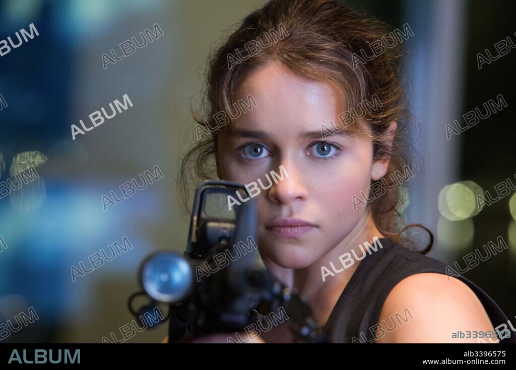 EMILIA CLARKE y PETER O'TOOLE en TERMINATOR GENESIS, 2015 (TERMINATOR GENISYS), dirigida por ALAN TAYLOR. Copyright PARAMOUNT PICTURES.