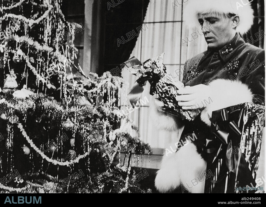 BING CROSBY en NAVIDADES BLANCAS, 1954 (WHITE CHRISTMAS), dirigida por MICHAEL CURTIZ. Copyright PARAMOUNT PICTURES.