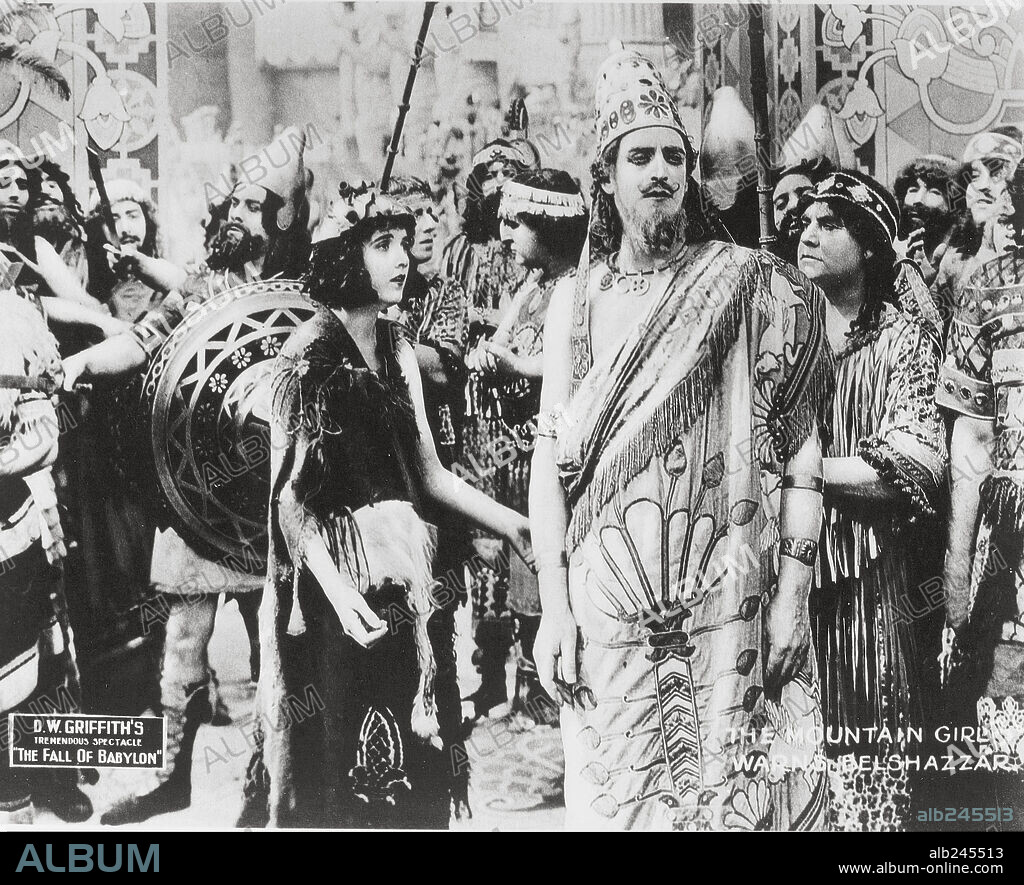MAE MARSH en INTOLERANCIA, 1916 (INTOLERANCE), dirigida por D. W. GRIFFITH. Copyright WARK PRODUCING COMPANY.