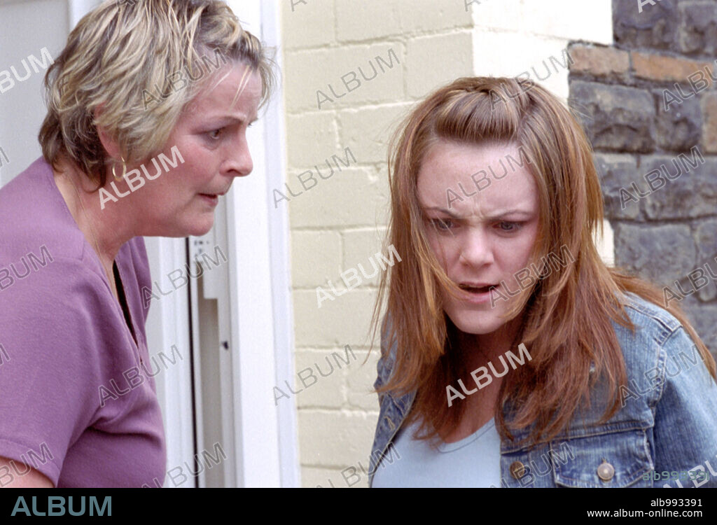 BRENDA BLETHYN and STEPHANIE JAMES in A WAY OF LIFE, 2004, directed by AMMA ASANTE. Copyright TANTRUM FILMS LTD.