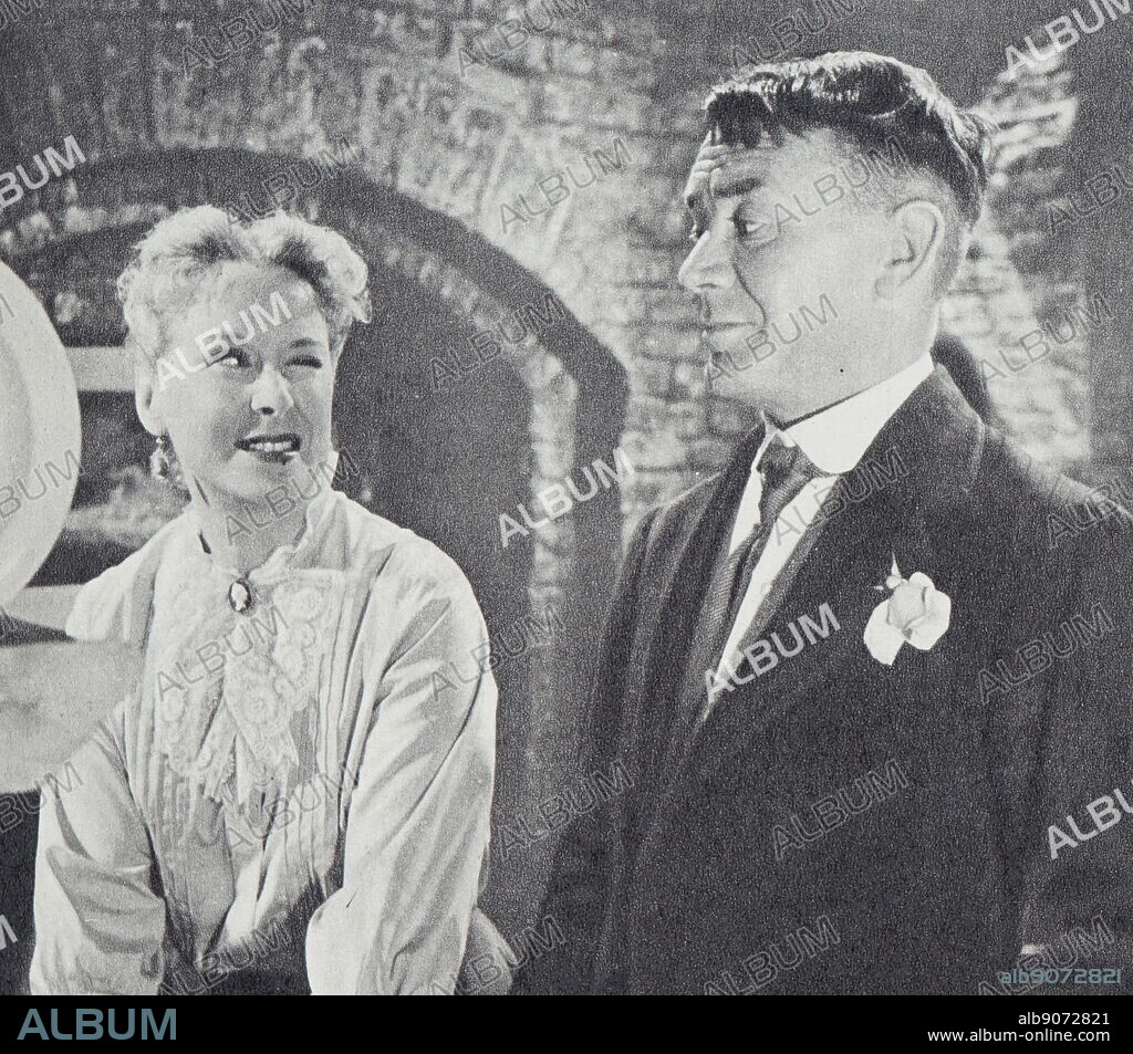 Film still from 'Hobson's Choice' starring Charles Laughton, Brenda de Banzie, John Mills, and Prunella Scales.