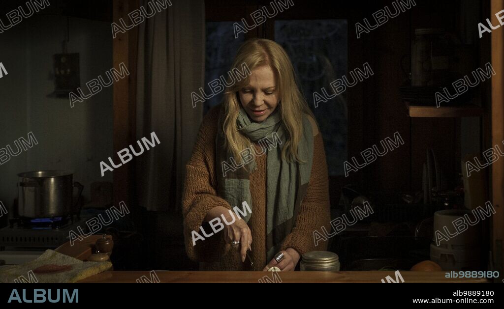 CECILIA ROTH en LA MESIAS, 2023, dirigida por JAVIER AMBROSSI y JAVIER CALVO. Copyright Movistar Plus+.