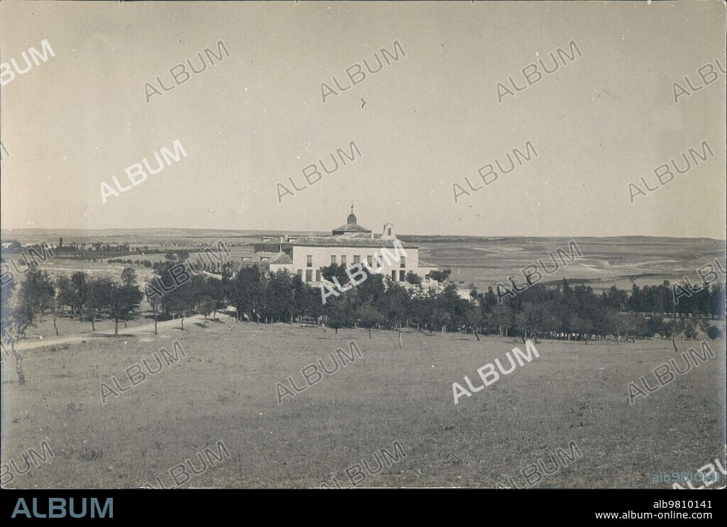 1960. Vista general del santuario de nuestra Señora de Riánsares, en donde Reposan los Restos del Excmo. Sr. D. Agustin Fernando Muñoz, duque de Riánsares.