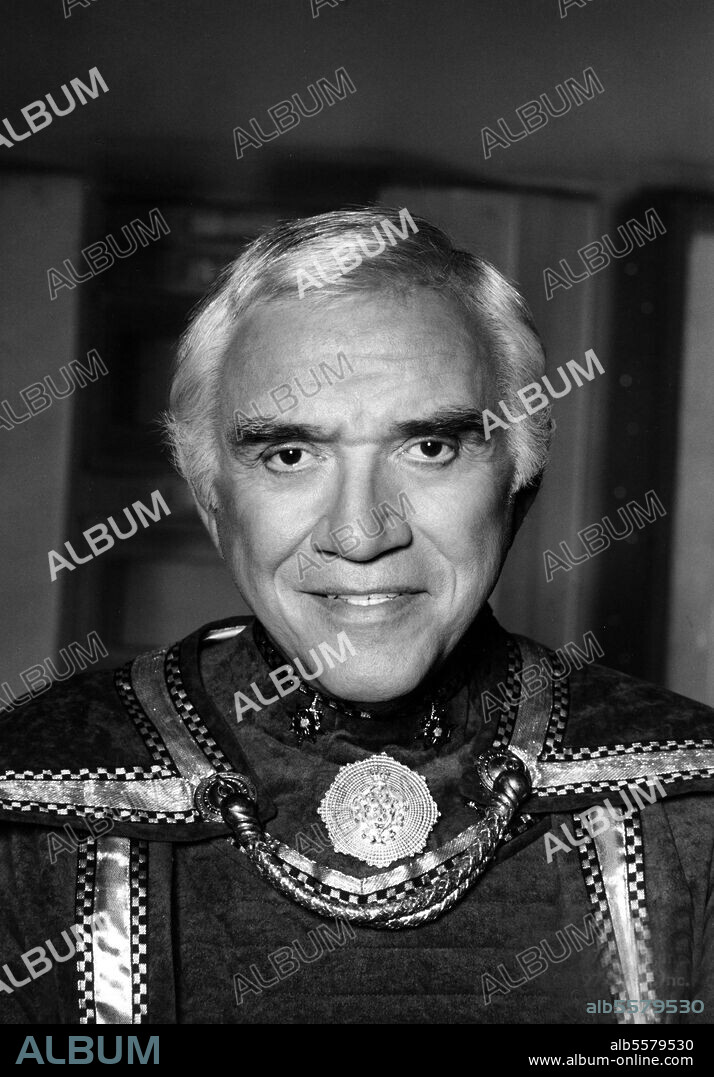 LORNE GREENE en GALACTICA, 1978 (BATTLESTAR GALACTICA), dirigida por RICHARD A. COLLA. Copyright UNIVERSAL PICTURES.
