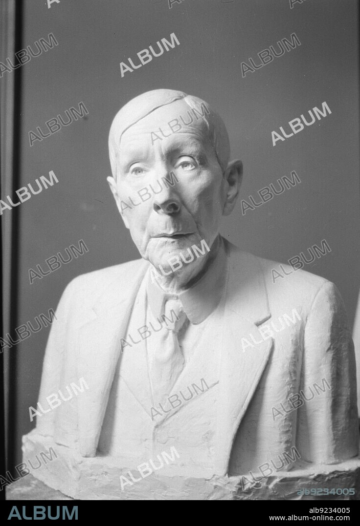 ARNOLD GENTHE. Rockefeller, J.D., Mr., portrait bust, 1918 Aug. 2.