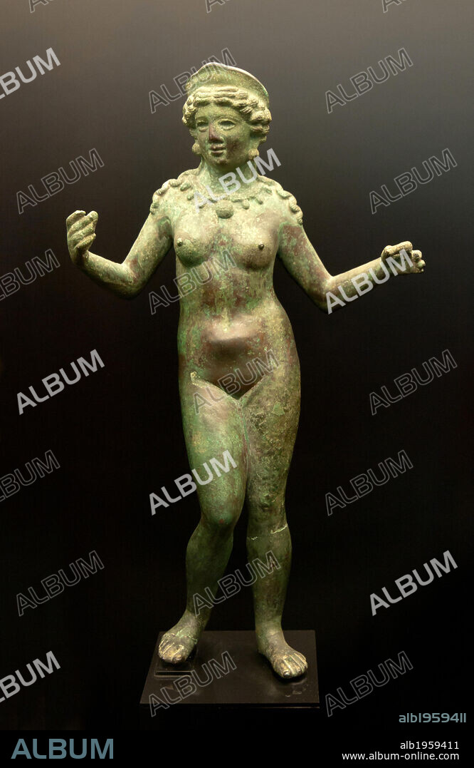 DIOSA VENUS. Estatuilla realizada en bronce. S. I d. C. Museo Arqueológico Nacional de Madrid. España.