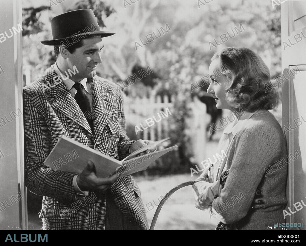 CAROLE LOMBARD and CARY GRANT in IN NAME ONLY, 1939, directed by JOHN CROMWELL. Copyright RKO.