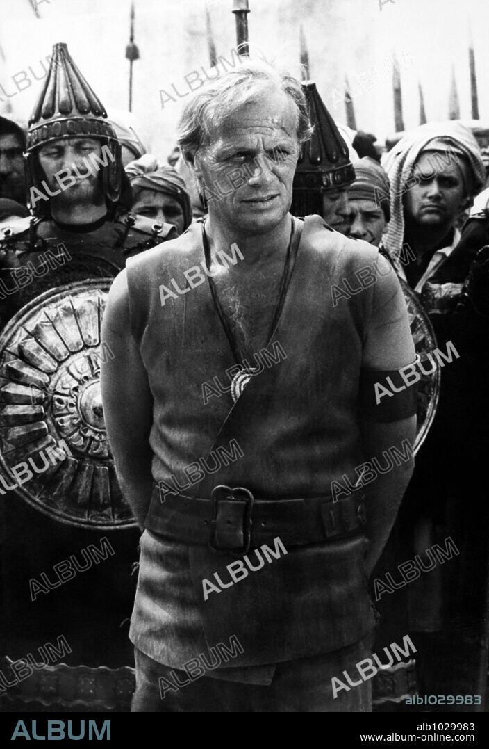 RICHARD WIDMARK en LOS INVASORES, 1963 (THE LONG SHIPS). Copyright COLUMBIA PICTURES.