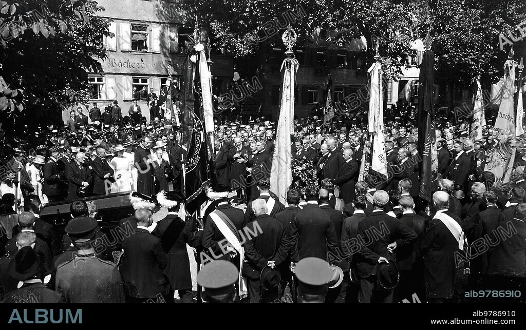 September 1921. Funeral ceremony in front of the Oppenau church - Eine Trauerfeier Fur Den Ermordenten Erzberger - Fand In Oppenau In Gegenwart Von Vertretern Der Reichsregierung Statt -.
