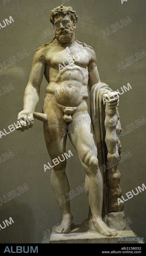 Escultura de Heracles (Hércules romano). Héroe griego, hijo de Zeus y Alcmena. Mármol. Copia romana del siglo II d. C. de un original griego de la mitad del siglo IV a. C. Museo del Hermitage (The State Hermitage Museum). San Petersburgo. Rusia.