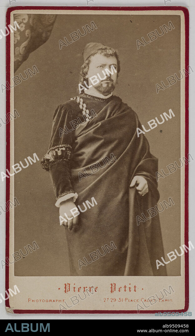 Portrait of Victor Alexandre Warot (1834-1906), tenor and professor at the Conservatoire, Petit, Pierre (Pierre Lanith Petit, dit), Photographer, Between 1860 and 1890, 2nd half of the 19th century, Graphic Arts, Photography, Albumen print, Dimensions of the work: Height: 9 cm, Width: 5.7 cm.