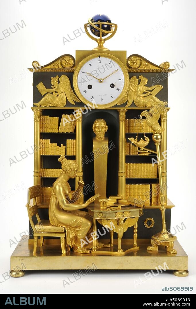 mantel clock, c. 1810, bronze, gilded, gilded, General: 53.5 x 35 x 18cm (535 x 350 x 180mm), eagle, reading, library, angel, woman, interior, Empire style mantel clock made of fire gilded bronze on slate blackened share. The timepiece has a white enamel dial with black Roman numerals and gold-plated hands. The dial is placed above a depiction of a bookcase or library with a niche in the center with a bust of Homer on a high flared base. On either side of the niche are two bookcases filled with bookbindings. The frieze on top with the dial is flanked by two reading winged female figures. On top of two lying S-shaped classical volute ornaments decorated with four-leaf flowers and palm leaves. In the center of the frieze on top of an unornamented rectangular element is a glove chair with a celestial globe in blue enamel with gold stars. The blackened case is decorated with a number of baluster-shaped columns, on the side of the frieze with an owl, the symbol of Pallas Athena. In front of the library cupboard, on the left of a Greek chair, is a female figure (Clio) reading a book at a table covered with books, a cup, a pair of compasses and a snag. The table has a number of legs, one of which is a leg with a winged lion's head and a lion's claw. On the right on a high profiled stand with a round base with three lion's feet a flying eagle that has a gondola-shaped oil lamp hanging from chains in the mouth. The pendulum lens of the pendulum located at the back has the shape of a five-pointed star enclosed in a circle. The back of the timepiece is not closed, 1937.