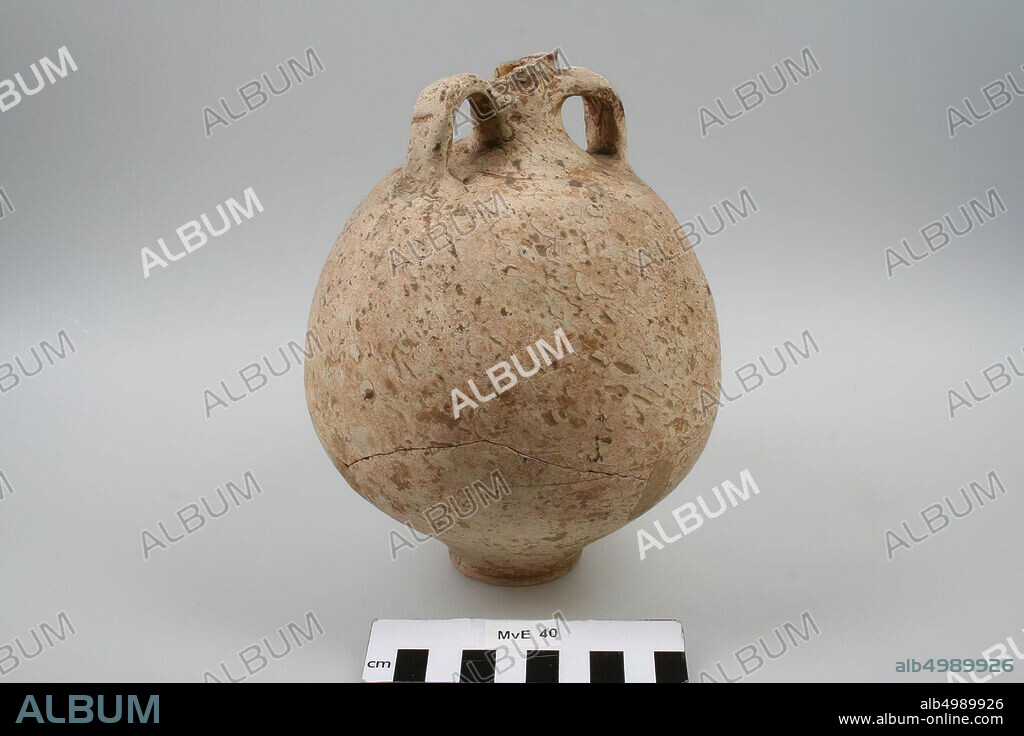 Roman jar amphora with 2 ears with different shapes. Last of the 1st century or beginning of the 2nd century. Gift of the honor. Mr. W.G.L. van Eyck in Millingen. With a large circular crack through the wall and bottom which is secured with 3 pieces of tape, the top rim is missing., Jug, earthenware, h: 18.2 cm, diam: 14.2 cm, roman, Netherlands, Gelderland, Berg en Dal , Millingen on the Rhine.