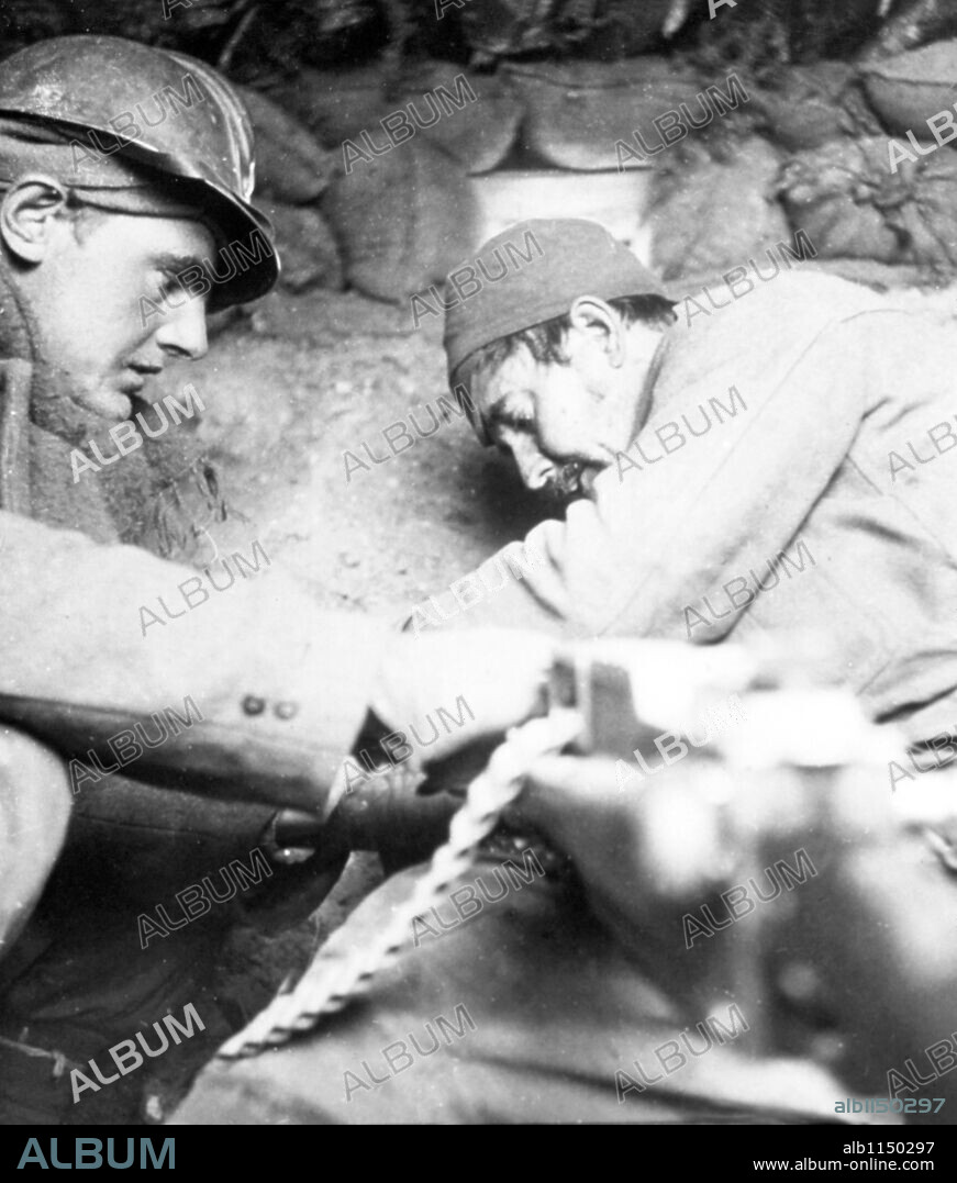 Trincheras de las brigadas internacionales. Guerra Civil Española. 1936.