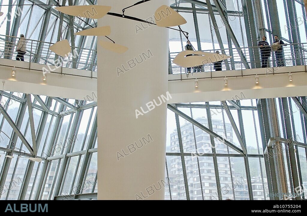 Guggenheim Museum, by F.O. Gehry. Bilbao. Biscay. Spain.