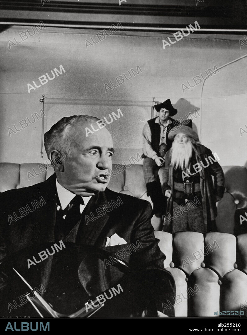WALTER BRENNAN en EL ABUELO ESTÁ LOCO, 1967 (THE GNOME MOBILE), dirigida por ROBERT STEVENSON. Copyright WALT DISNEY PICTURES.