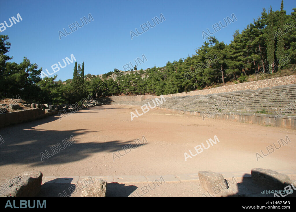 ARTE GRIEGO. SANTUARIO DE DELFOS, famoso por sus oráculos. Vista del ESTADIO, iniciado en el s. V a. C. Región de la Grecia Central. Provincia Focide. Grecia.