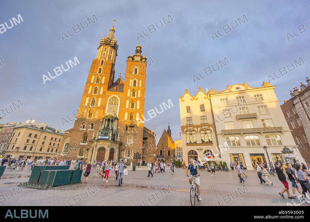basílica de Santa María -iglesia de la Asunción de la Santísima Virgen María-, estilo gotico, Cracovia,Polonia, eastern europe.