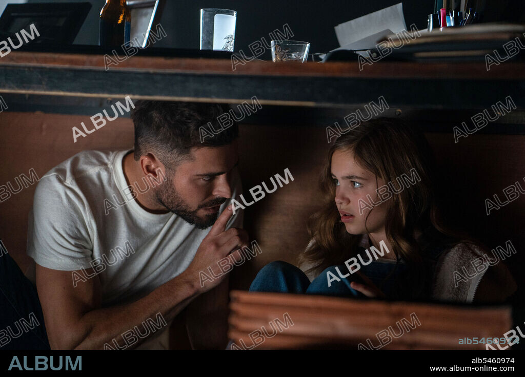 RYAN KIERA ARMSTRONG and ZAC EFRON in FIRESTARTER, 2022, directed by KEITH THOMAS. Copyright Blumhouse Productions / Universal Pictures.