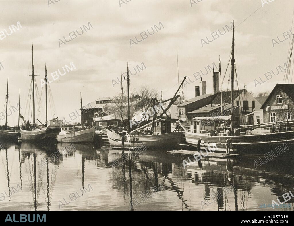 Repairing of ships after World War 2, Landskrona shipyard, Sweden, 1946. From the Landskrona Museum Collection.