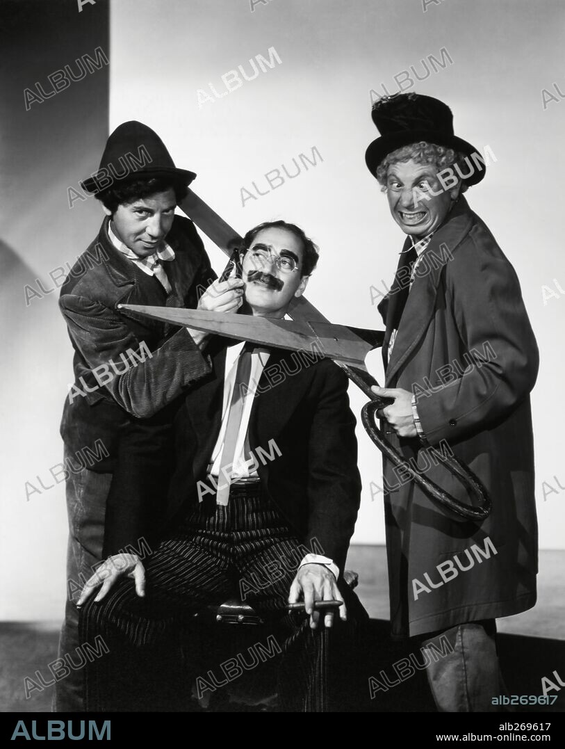 CHICO MARX, GROUCHO MARX, HARPO MARX et THE MARX BROTHERS.