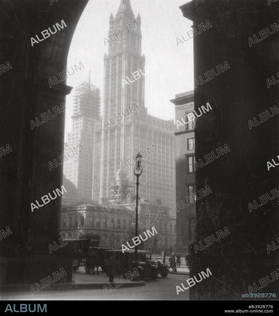 Woolworth Building, New York City, USA, 20th century. The 57 storey Woolworth Building was completed in 1913. When completed it was the tallest building in the world. The architect of the Neo-Gothic skyscraper was Cass Gilbert. Sunbeam Tours stereoscopic card detail.