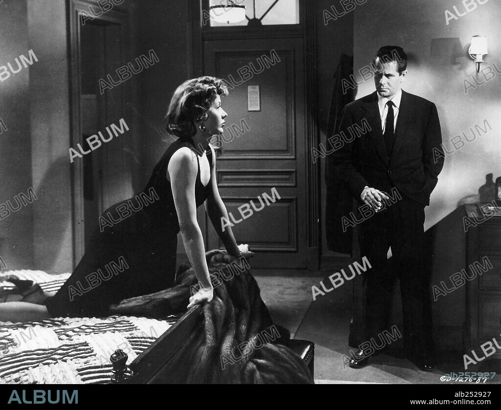 GLENN FORD y GLORIA GRAHAME en LOS SOBORNADOS, 1953 (THE BIG HEAT), dirigida por FRITZ LANG. Copyright COLUMBIA PICTURES.