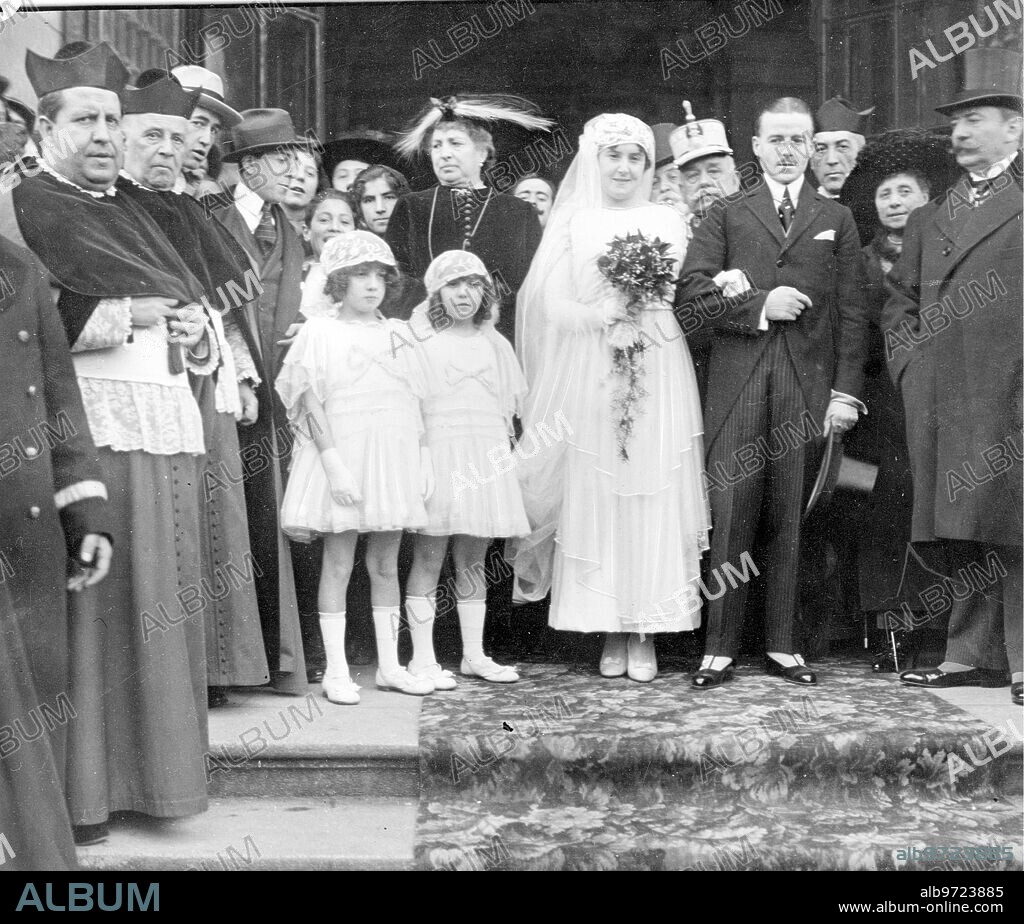 January 8, 1917. In the temple of San Francisco en Grande. Wedding of Miss Carmen Riso with the lawyer Mr. Enrique Tapia, Verified yesterday.