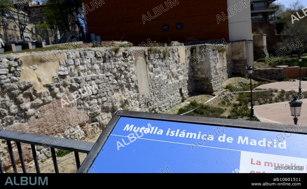 Madrid, 04/07/2015. Emir Mohamed I Park, where the Arab wall is located. Photo: Maya Balanya. ARCHDC.