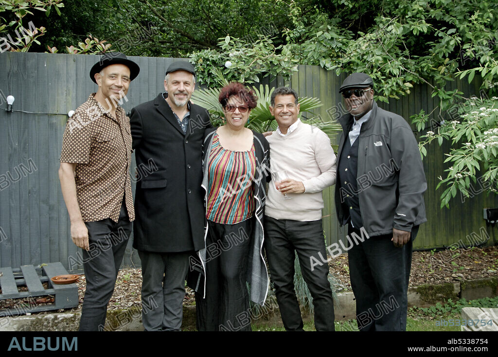 BRIAN O'CONNOR. Mark Cherrie, Neville Malcolm, Sam Alexander, Shireen Francis, Dominic Grant, Shireen Francis Small Island Project, Three Horseshoes, Knockholt, Kent, 29th June 2021.
