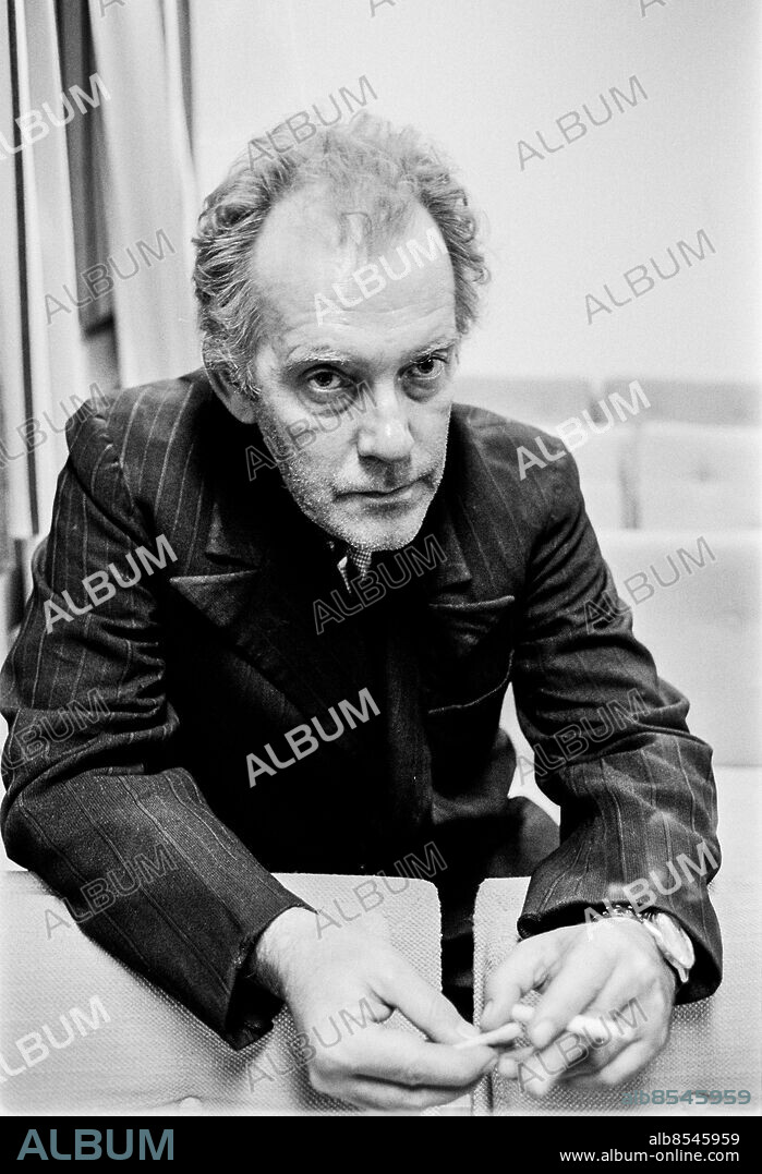 1972-11-26.. Reportage iför DEN HEMLIGA VERKLIGHETEN. TV-serie för barn av Annamaria och Kay Pollak i regi av Kay Pollak.. Sänt 1972-12-07.. Här ses skådespelaren Hans-Erik Stenborg.. Foto: Bertil S-son Åberg / RiR / SVT / Kod: 5600. Reportage publ. i RiR 52/72 sid. 8-9. RiR 20698 sv/v neg.
