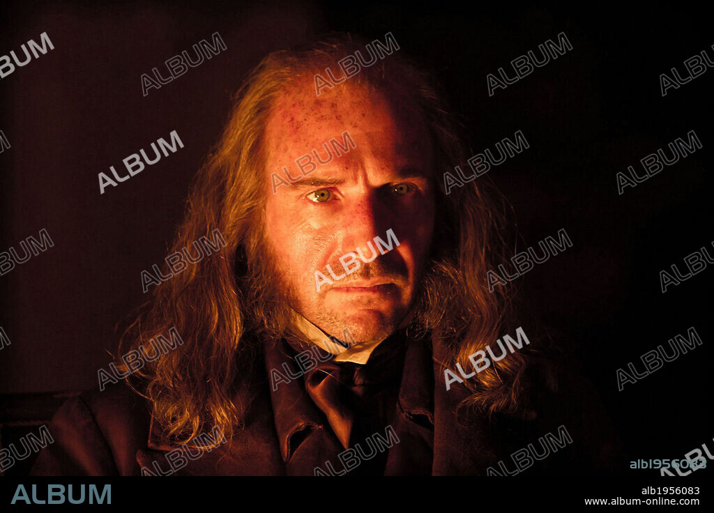 RALPH FIENNES en GRANDES ESPERANZAS, 2012 (GREAT EXPECTATIONS), dirigida por MIKE NEWELL. Copyright BBC FILMS.