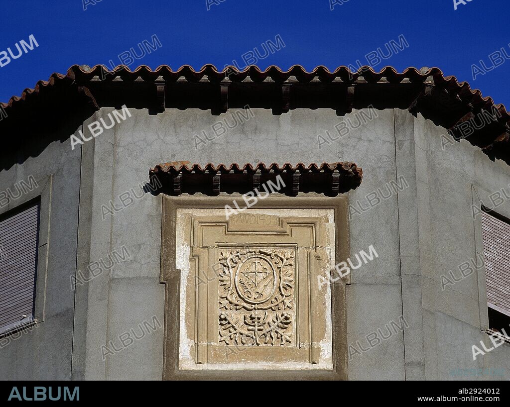 Detalle del ESCUDO DE LA INQUISICION. CASA DE LA INQUISICION. MOTA DEL CUERVO. Provincia de Cuenca. Castilla-La Mancha. España.