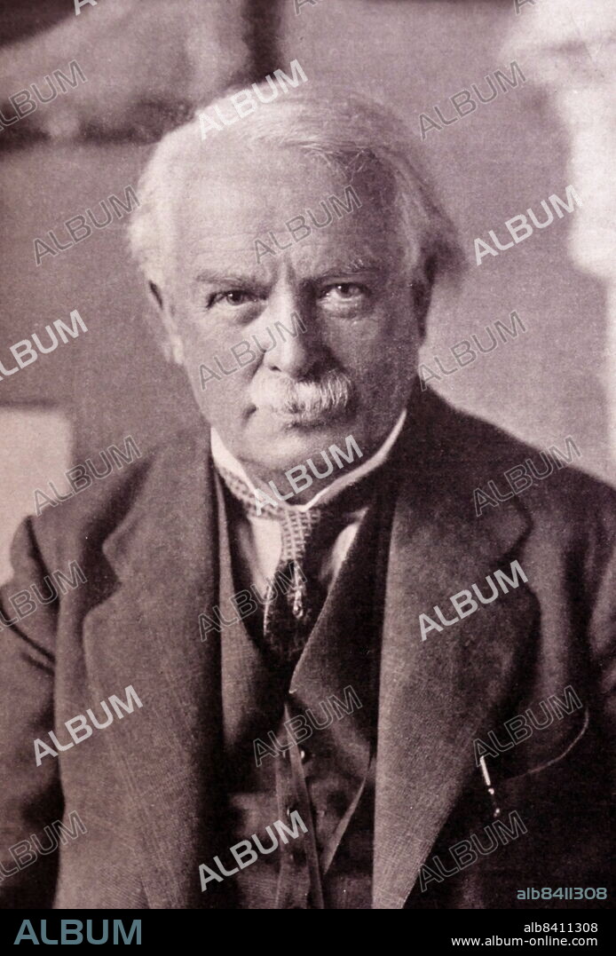 David Lloyd George, 1st Earl Lloyd-George of Dwyfor, OM PC (17 January 1863 - 26 March 1945) was Prime Minister of the United Kingdom from 1916 to 1922. He was a Liberal Party politician from Wales, known for leading the United Kingdom during the First World War, social reform policies including the National Insurance Act 1911.