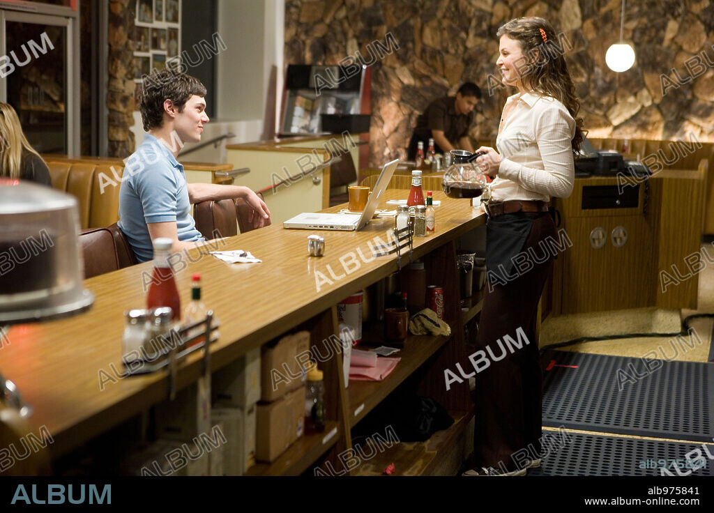 ADAM BRODY and GINNIFER GOODWIN in IN THE LAND OF WOMEN, 2007, directed by JON KASDAN and JONATHAN KASDAN. Copyright WARNER INDEPENDENT PICTURES / BATZDORFF, RON.