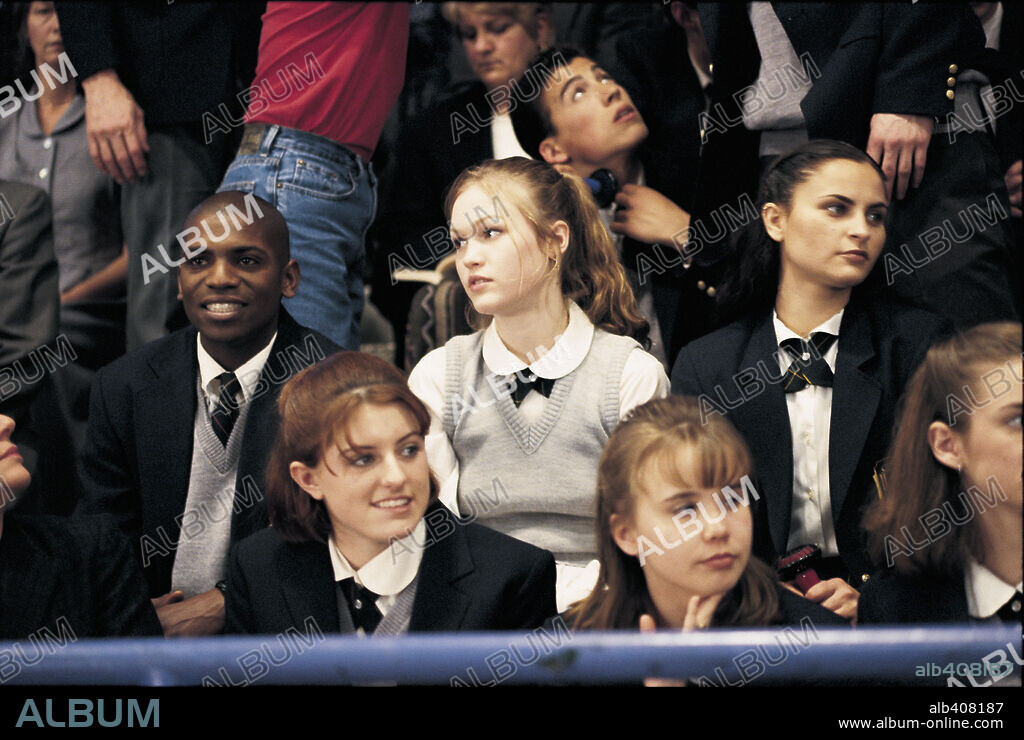 JULIA STILES, MEKHI PHIFER and RAIN PHOENIX in O, 2001, directed by TIM BLAKE NELSON. Copyright MIRAMAX.