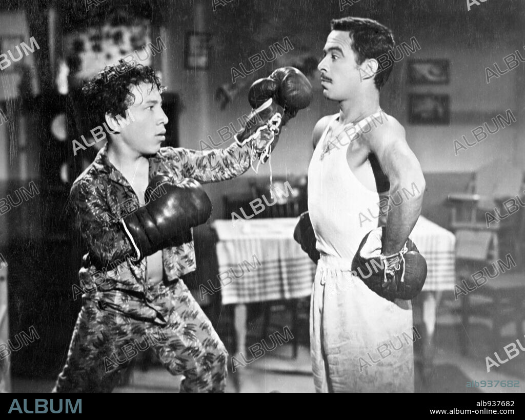 GERMAN VALDES in AY AMOR, COMO ME HAS PUESTO!, 1951. Copyright MIER Y BROOKS.